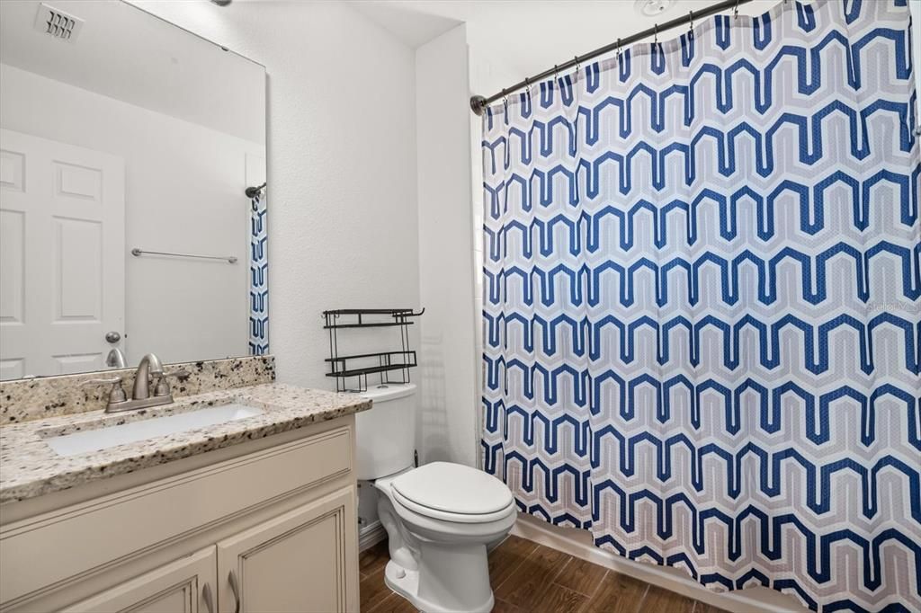 En Venta: $479,900 (5 camas, 3 baños, 3300 Pies cuadrados)