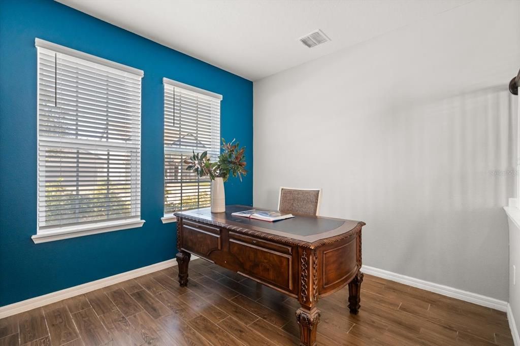 En Venta: $479,900 (5 camas, 3 baños, 3300 Pies cuadrados)