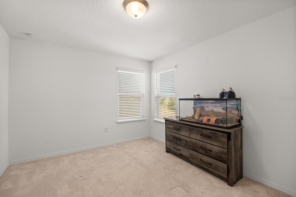 En Venta: $479,900 (5 camas, 3 baños, 3300 Pies cuadrados)