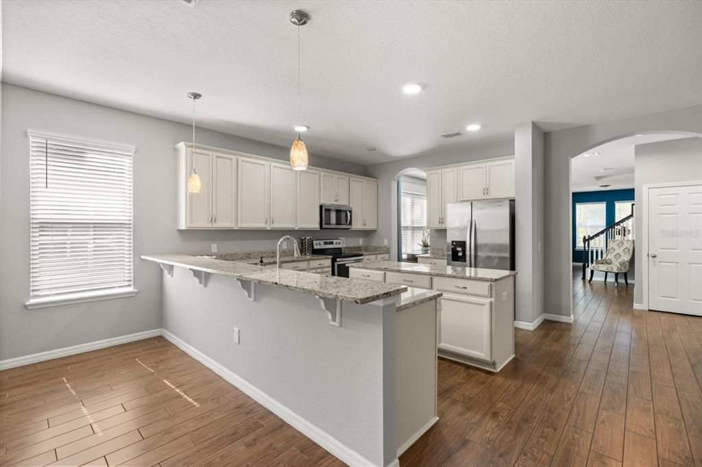 En Venta: $479,900 (5 camas, 3 baños, 3300 Pies cuadrados)