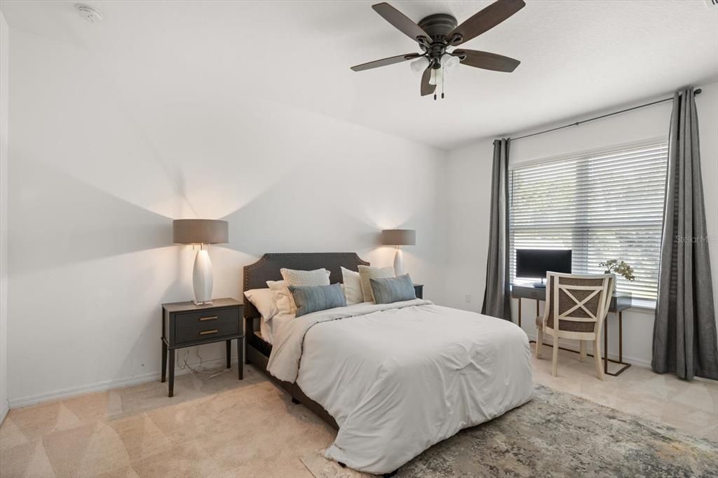 En Venta: $479,900 (5 camas, 3 baños, 3300 Pies cuadrados)