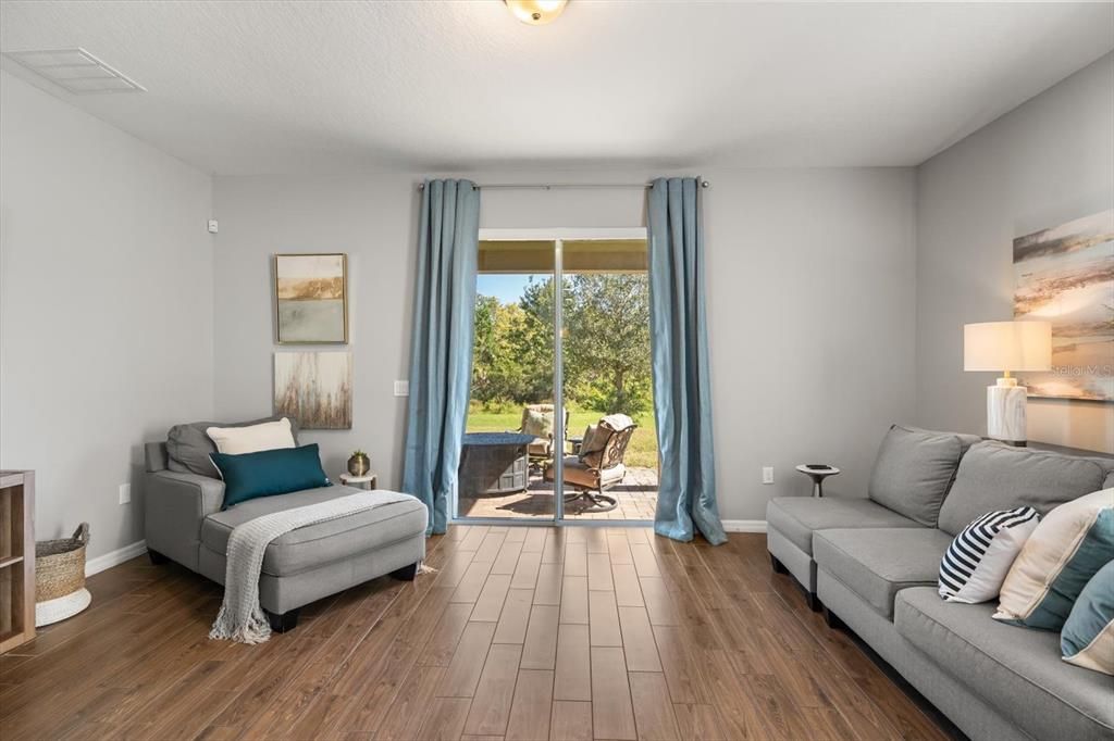 En Venta: $479,900 (5 camas, 3 baños, 3300 Pies cuadrados)