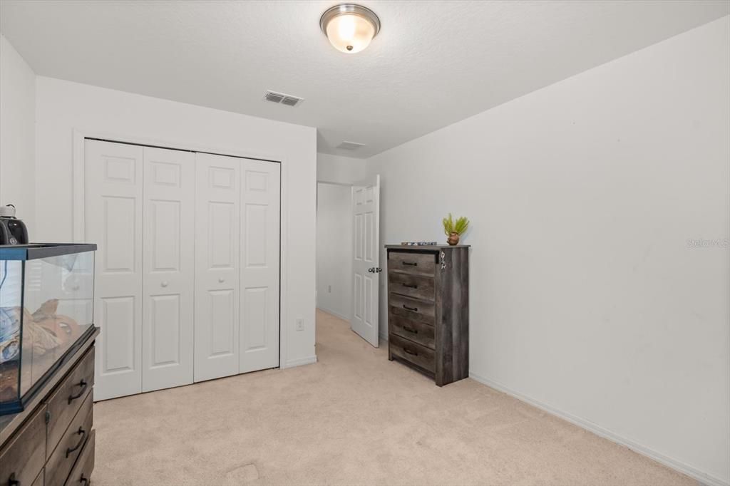 En Venta: $479,900 (5 camas, 3 baños, 3300 Pies cuadrados)