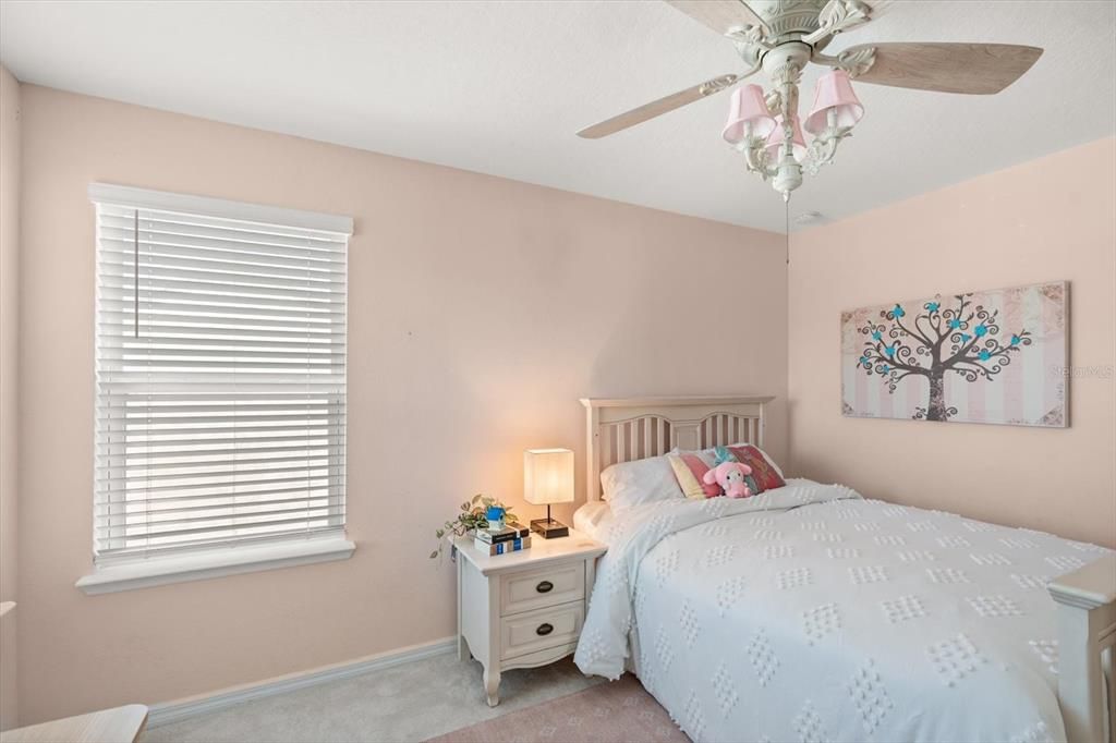 En Venta: $479,900 (5 camas, 3 baños, 3300 Pies cuadrados)