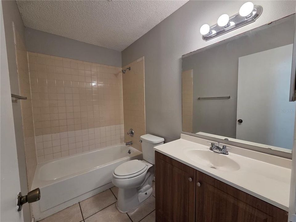 For Rent: $1,300 (2 beds, 2 baths, 854 Square Feet)
