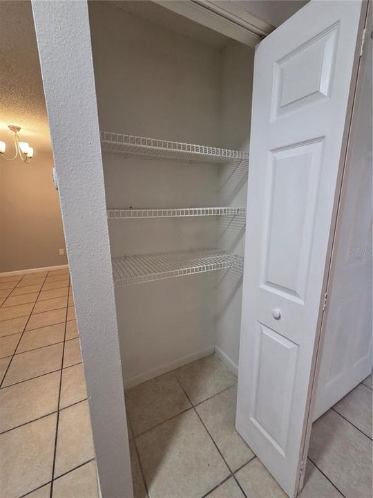 For Rent: $1,300 (2 beds, 2 baths, 854 Square Feet)