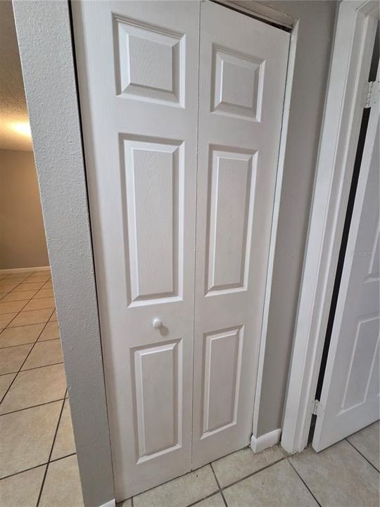 For Rent: $1,300 (2 beds, 2 baths, 854 Square Feet)