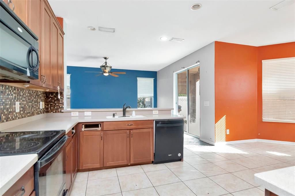 En Venta: $254,900 (3 camas, 2 baños, 2617 Pies cuadrados)