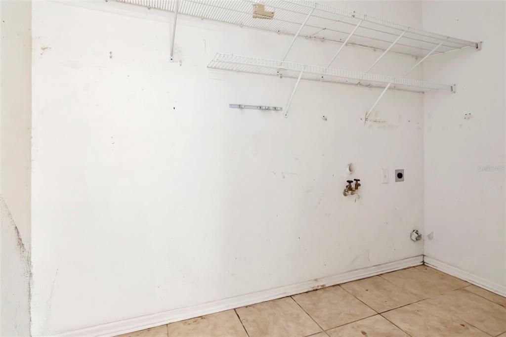 En Venta: $254,900 (3 camas, 2 baños, 2617 Pies cuadrados)