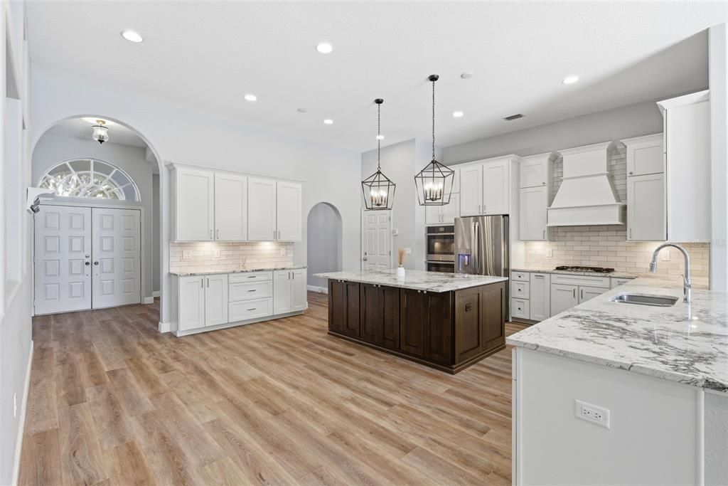 En Venta: $765,000 (4 camas, 3 baños, 2547 Pies cuadrados)