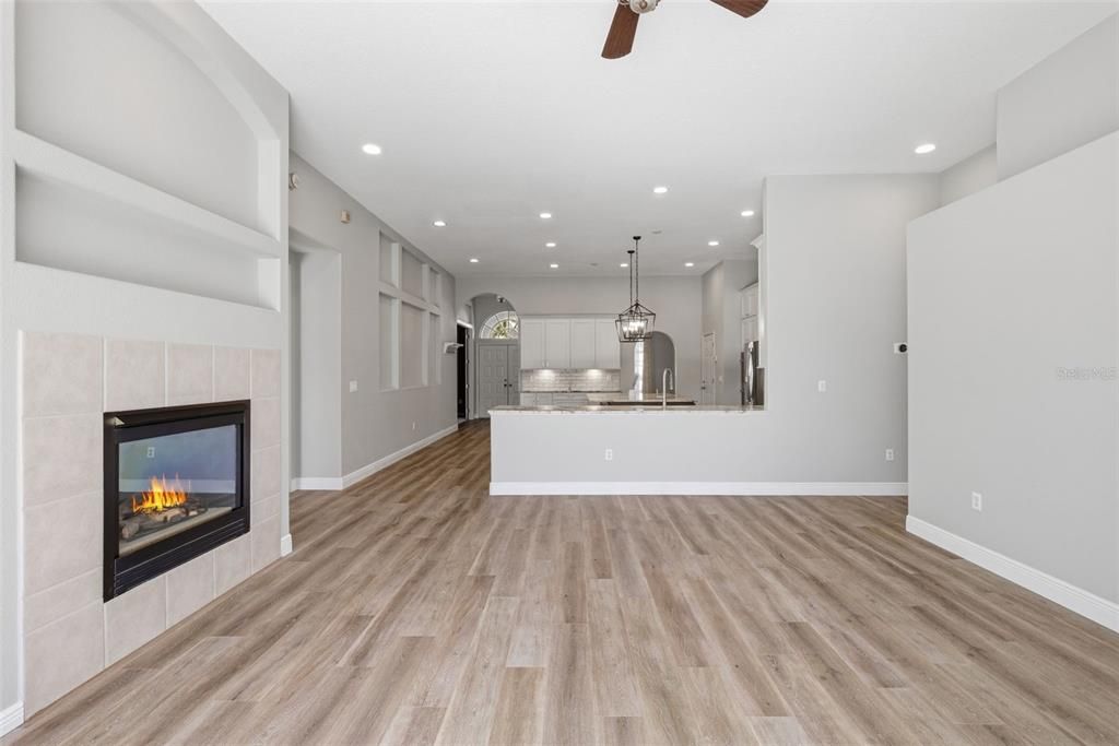 En Venta: $765,000 (4 camas, 3 baños, 2547 Pies cuadrados)