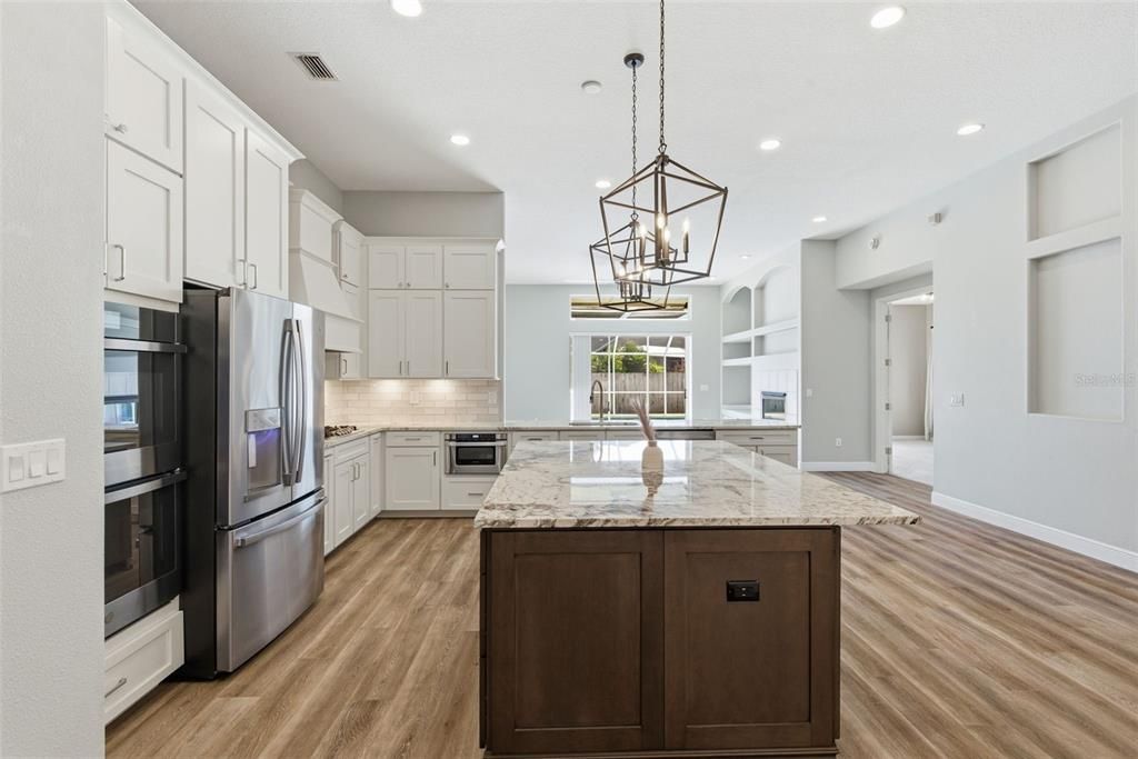 En Venta: $765,000 (4 camas, 3 baños, 2547 Pies cuadrados)