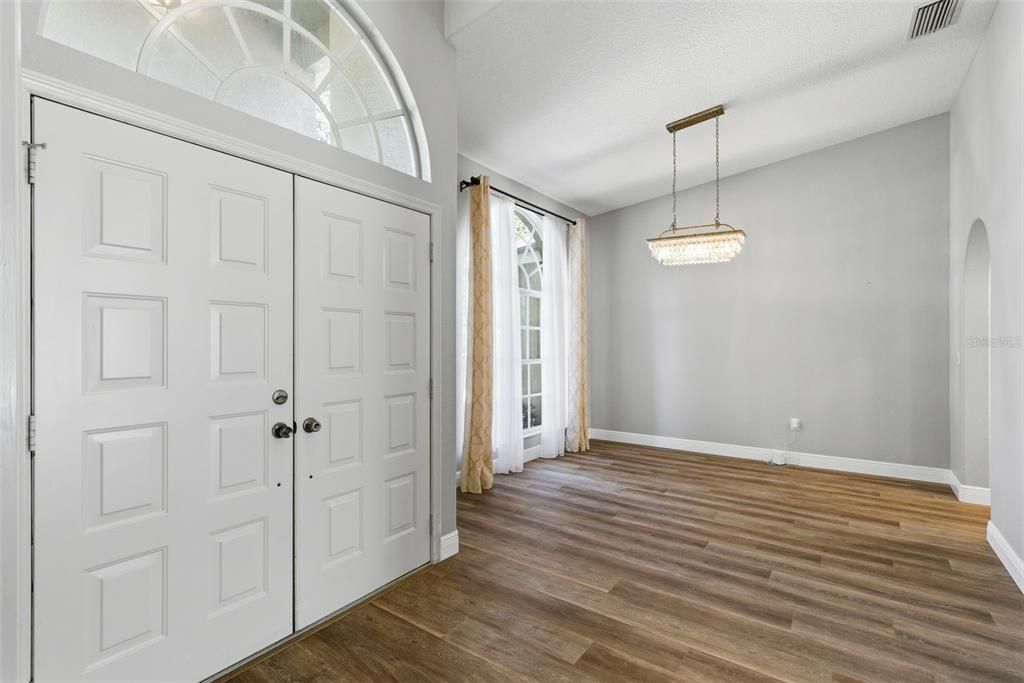 En Venta: $765,000 (4 camas, 3 baños, 2547 Pies cuadrados)