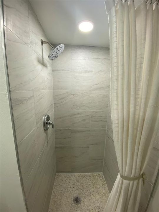 Под контрактом: $165,000 (2 спален, 2 ванн, 925 Квадратных фут)