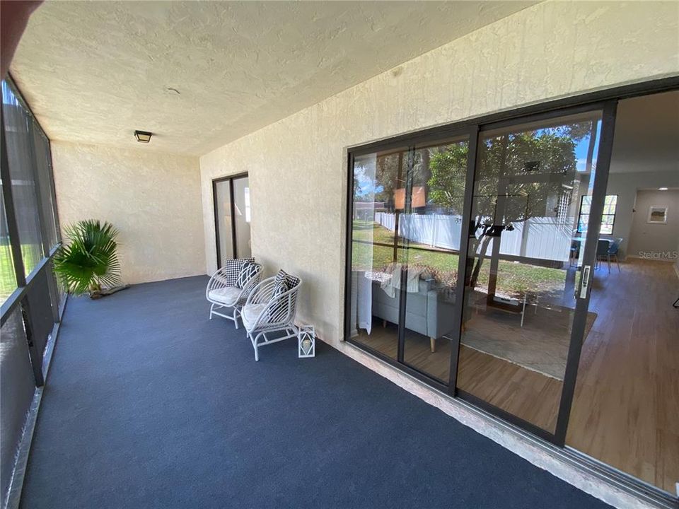 Под контрактом: $165,000 (2 спален, 2 ванн, 925 Квадратных фут)