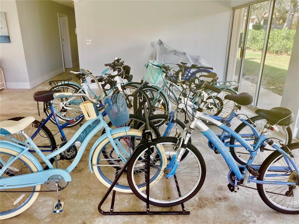 Под контрактом: $165,000 (2 спален, 2 ванн, 925 Квадратных фут)