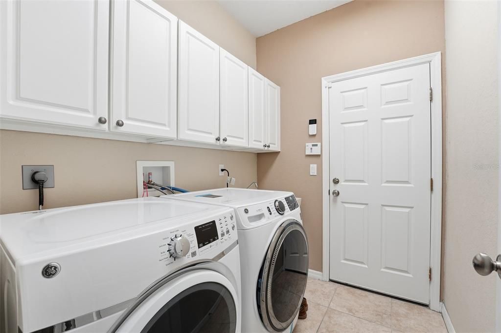 待售: $397,000 (3 贝兹, 2 浴室, 2210 平方英尺)