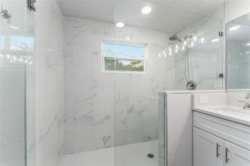 For Sale: $228,900 (3 beds, 2 baths, 1386 Square Feet)