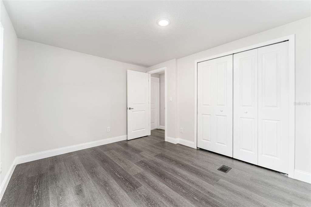 For Sale: $228,900 (3 beds, 2 baths, 1386 Square Feet)