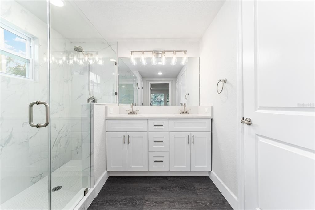 For Sale: $228,900 (3 beds, 2 baths, 1386 Square Feet)