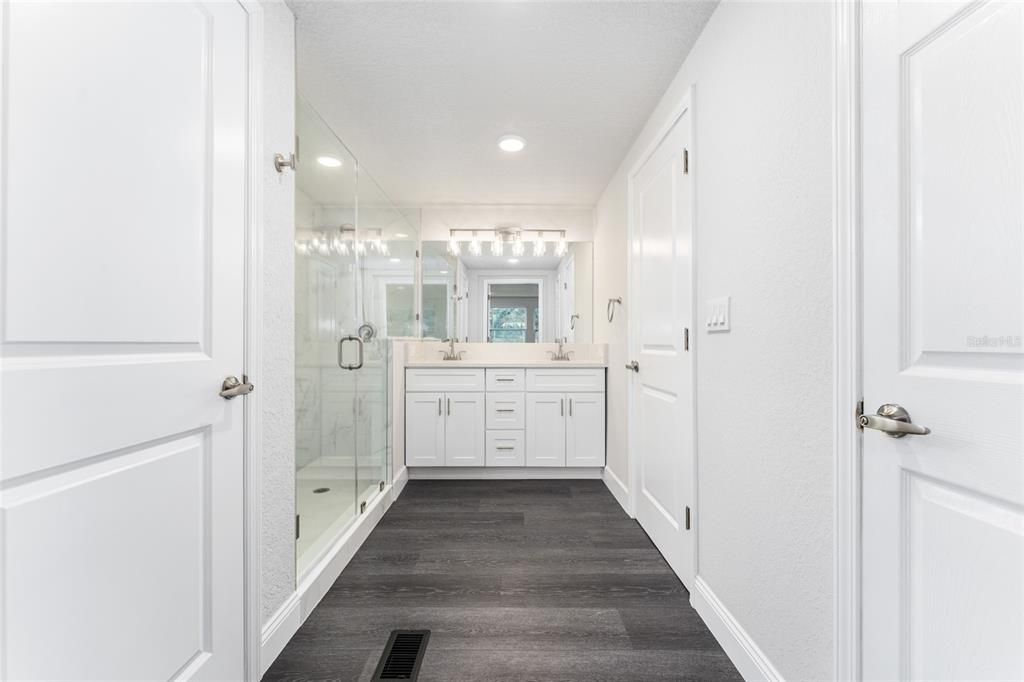 For Sale: $228,900 (3 beds, 2 baths, 1386 Square Feet)