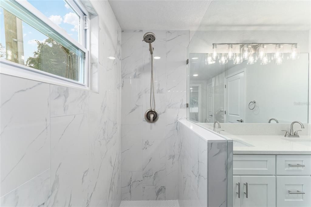 For Sale: $228,900 (3 beds, 2 baths, 1386 Square Feet)