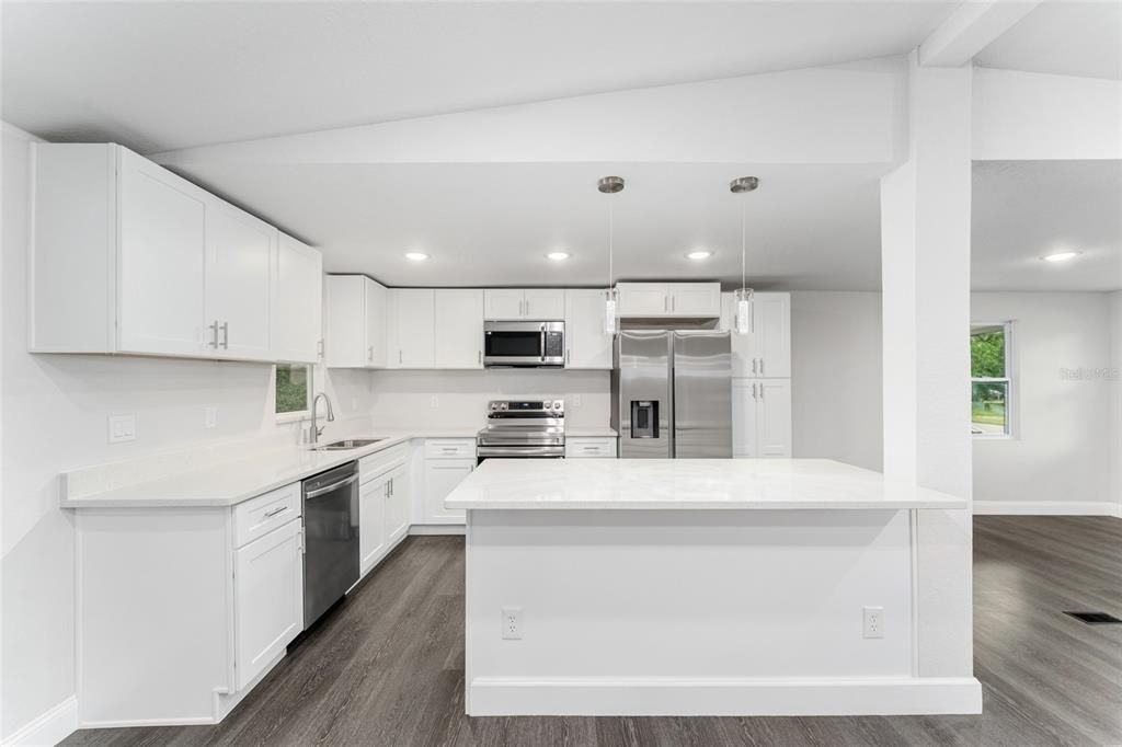 For Sale: $228,900 (3 beds, 2 baths, 1386 Square Feet)