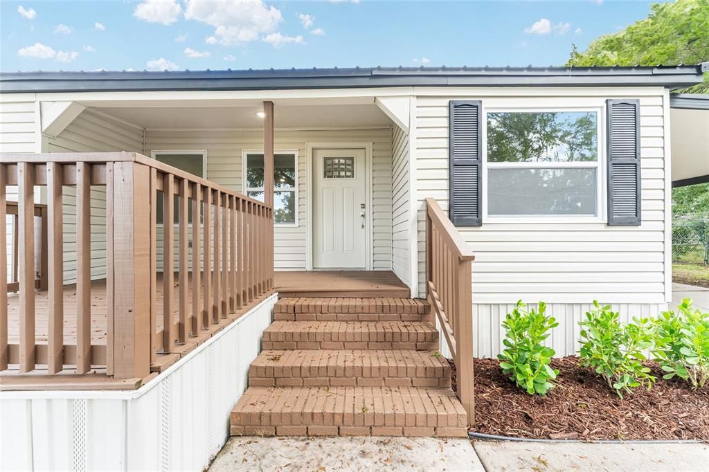 For Sale: $228,900 (3 beds, 2 baths, 1386 Square Feet)