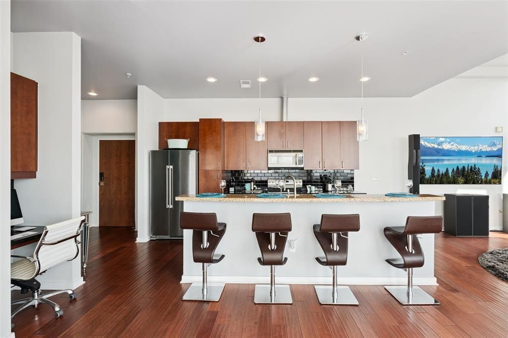 待售: $1,190,000 (2 贝兹, 2 浴室, 2162 平方英尺)