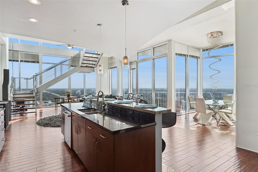 待售: $1,190,000 (2 贝兹, 2 浴室, 2162 平方英尺)