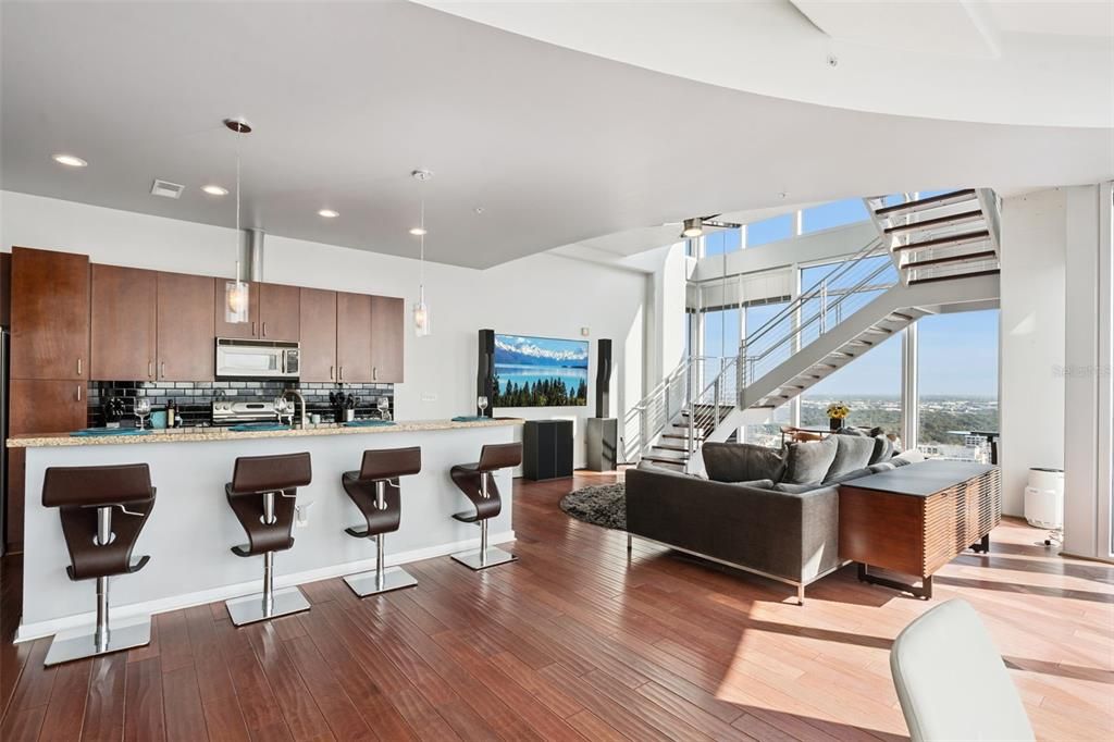 待售: $1,190,000 (2 贝兹, 2 浴室, 2162 平方英尺)