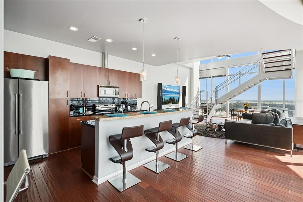 待售: $1,190,000 (2 贝兹, 2 浴室, 2162 平方英尺)