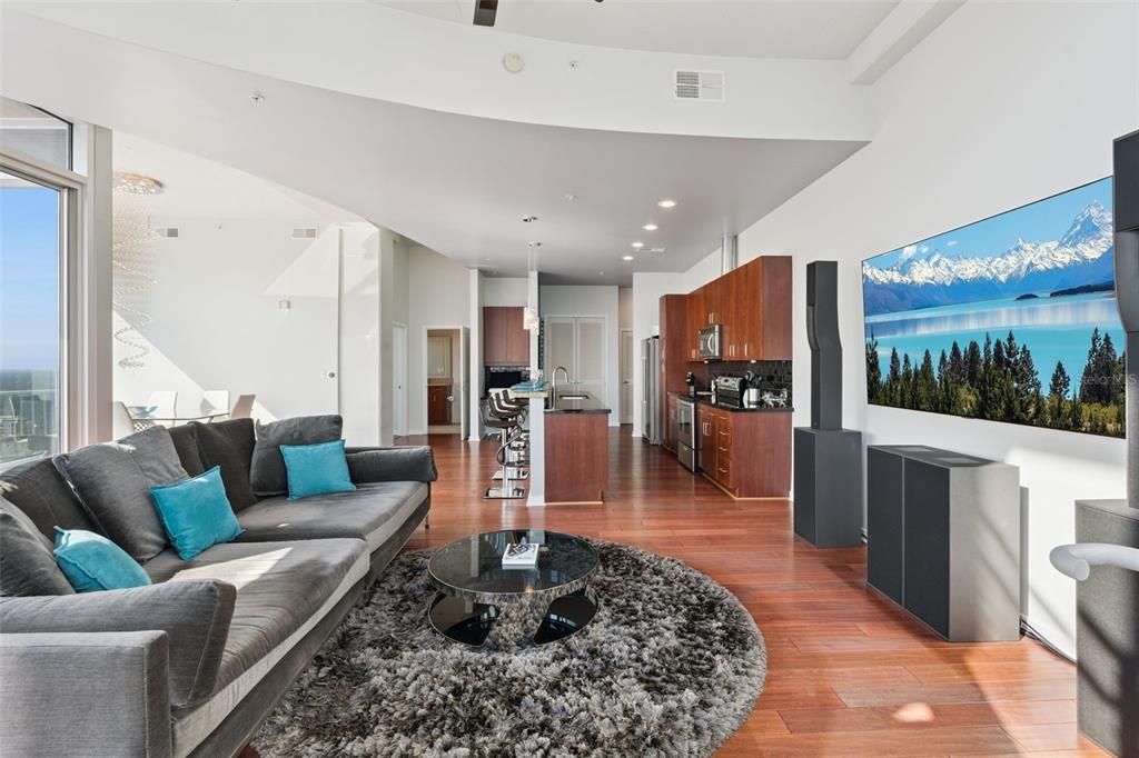 待售: $1,190,000 (2 贝兹, 2 浴室, 2162 平方英尺)