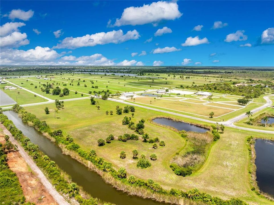 En Venta: $450,000 (4.94 acres)