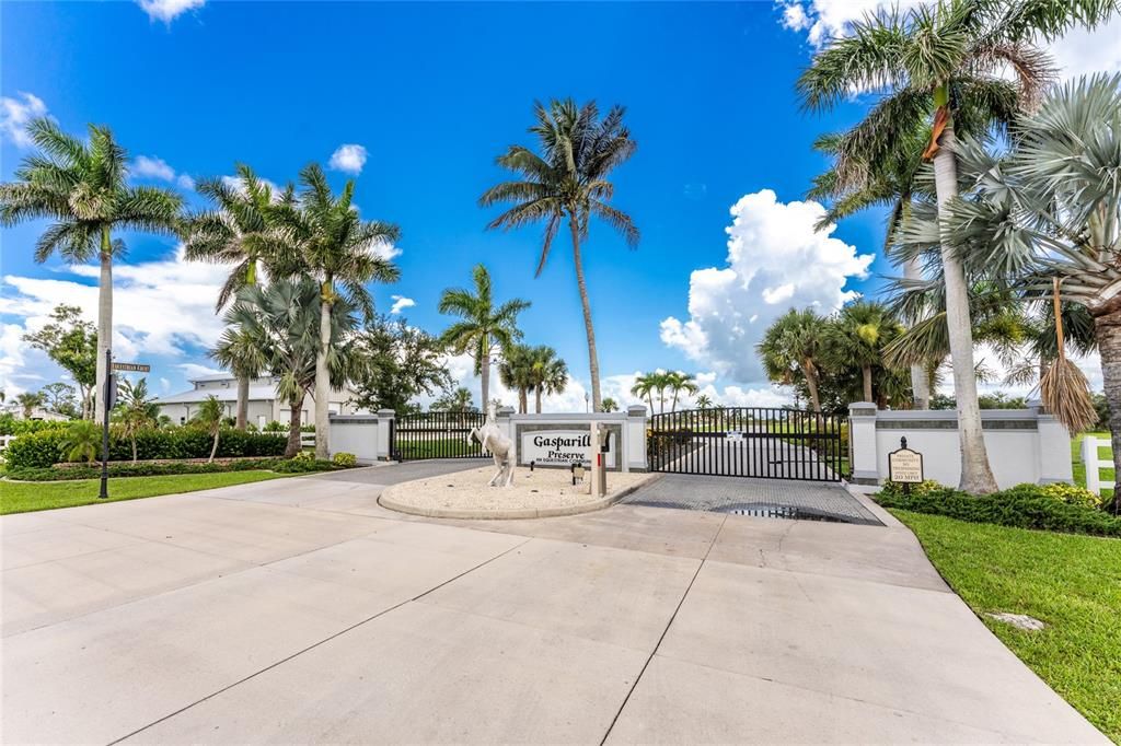 En Venta: $450,000 (4.94 acres)