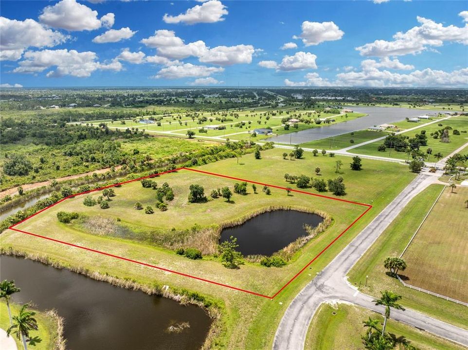 En Venta: $450,000 (4.94 acres)