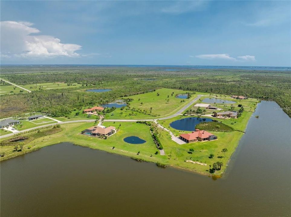 En Venta: $450,000 (4.94 acres)