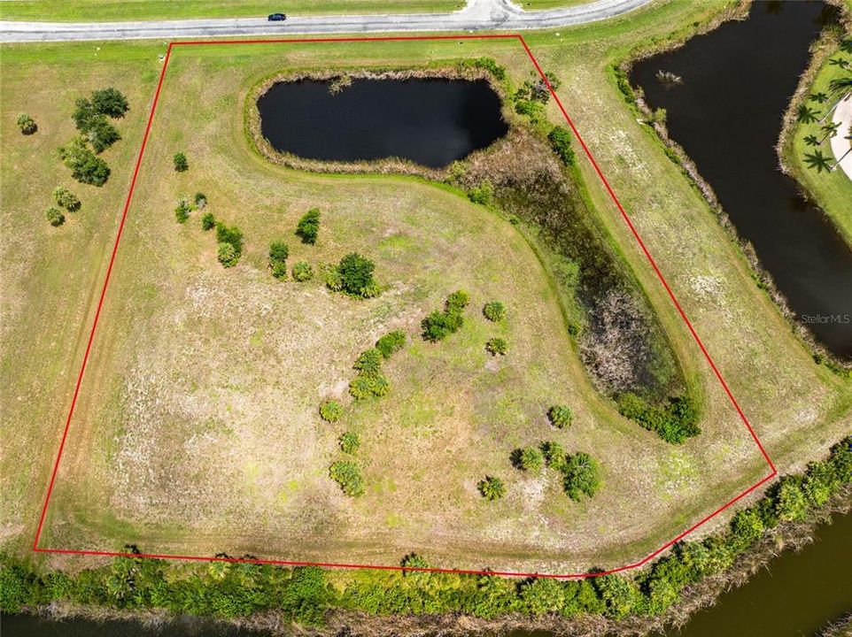 En Venta: $450,000 (4.94 acres)