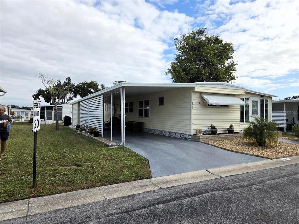 待售: $164,900 (2 贝兹, 2 浴室, 749 平方英尺)