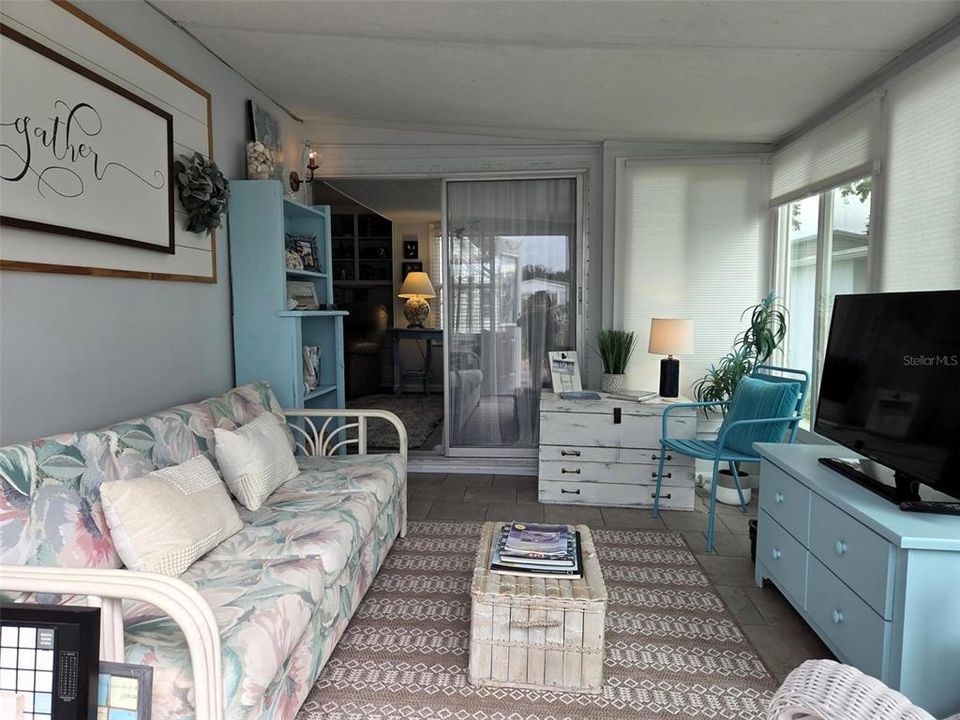 待售: $164,900 (2 贝兹, 2 浴室, 749 平方英尺)