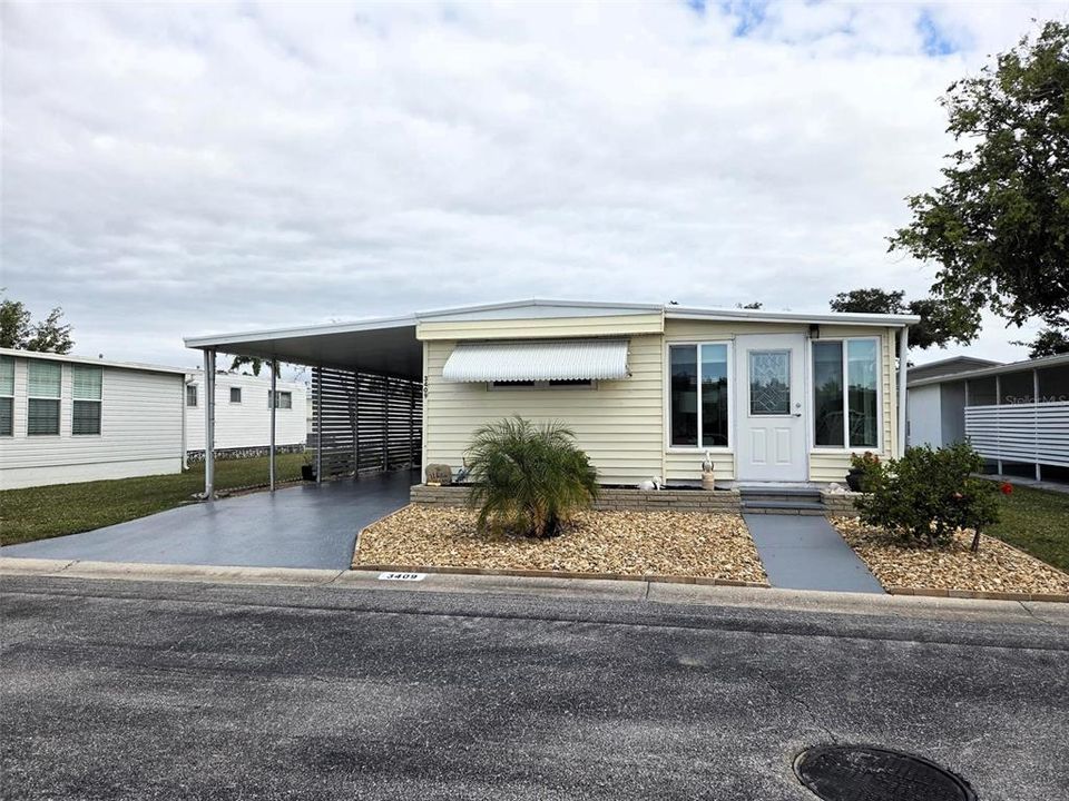 待售: $164,900 (2 贝兹, 2 浴室, 749 平方英尺)