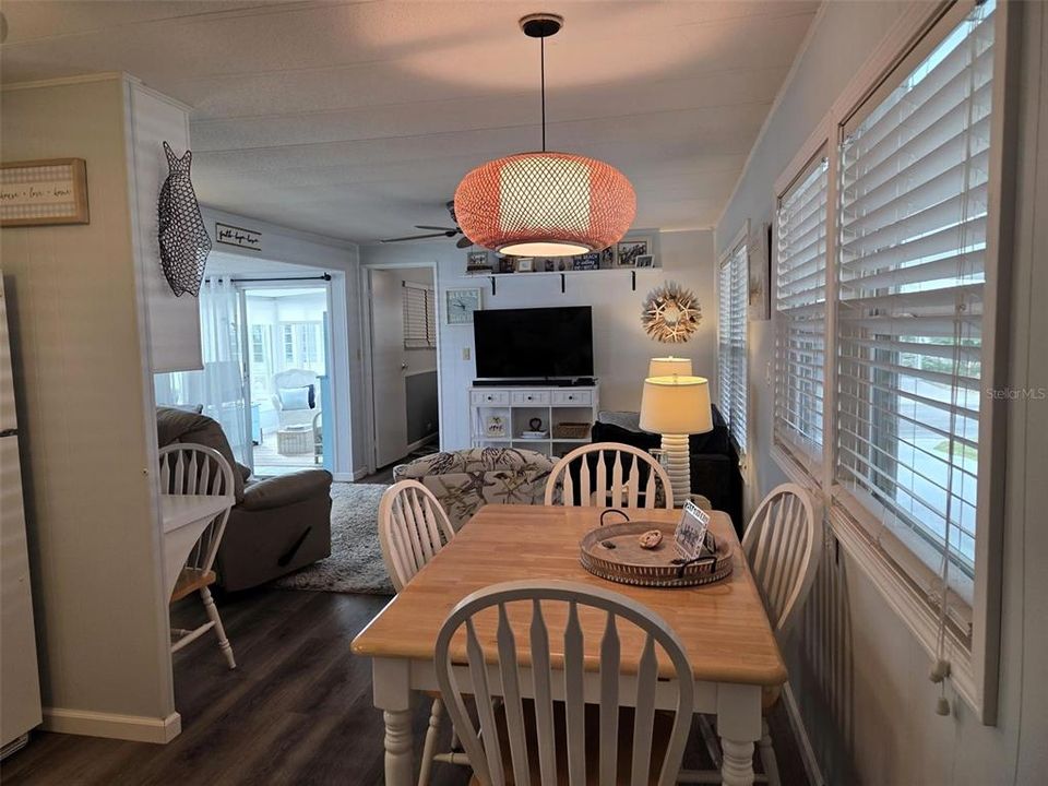 待售: $164,900 (2 贝兹, 2 浴室, 749 平方英尺)