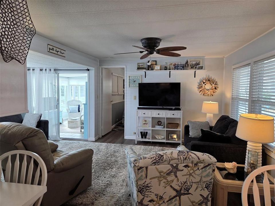 待售: $164,900 (2 贝兹, 2 浴室, 749 平方英尺)