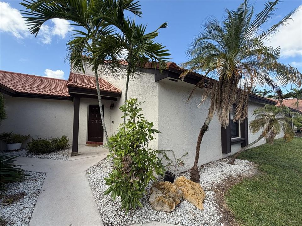 最近租的: $2,700 (2 贝兹, 2 浴室, 940 平方英尺)