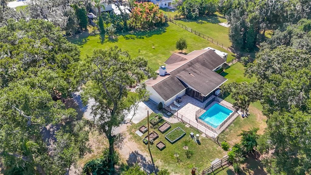 For Sale: $599,000 (3 beds, 2 baths, 2095 Square Feet)