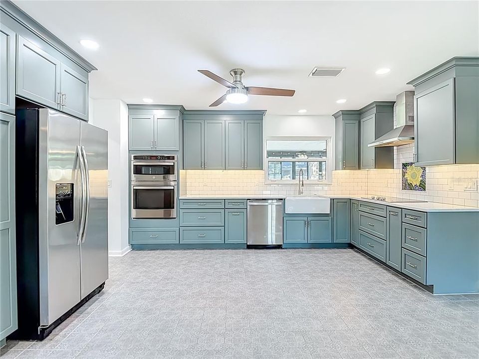 For Sale: $599,000 (3 beds, 2 baths, 2095 Square Feet)