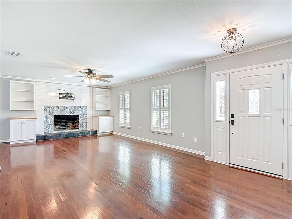 For Sale: $599,000 (3 beds, 2 baths, 2095 Square Feet)