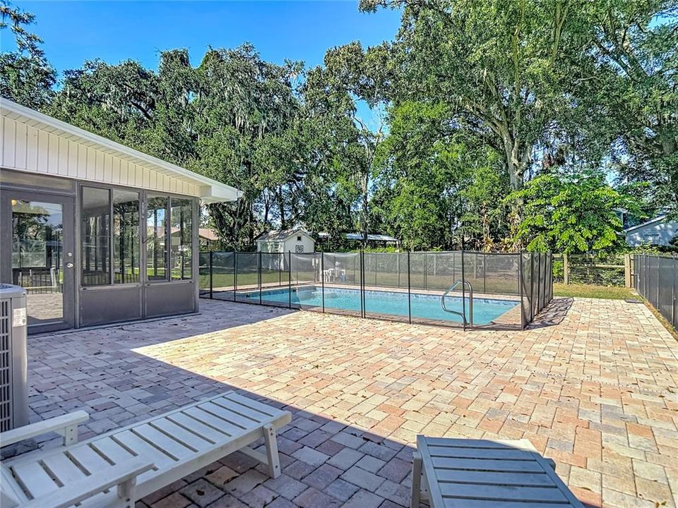 For Sale: $599,000 (3 beds, 2 baths, 2095 Square Feet)