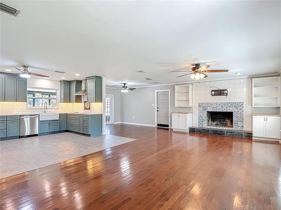 For Sale: $599,000 (3 beds, 2 baths, 2095 Square Feet)