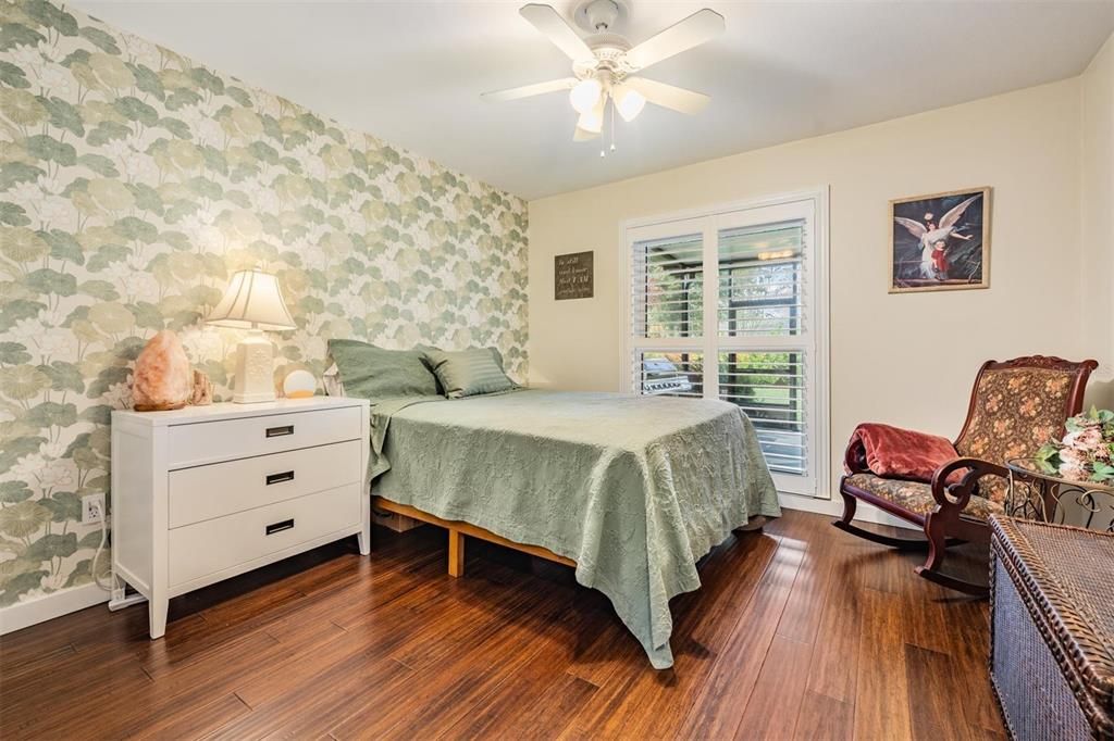 Под контрактом: $600,000 (4 спален, 2 ванн, 2126 Квадратных фут)